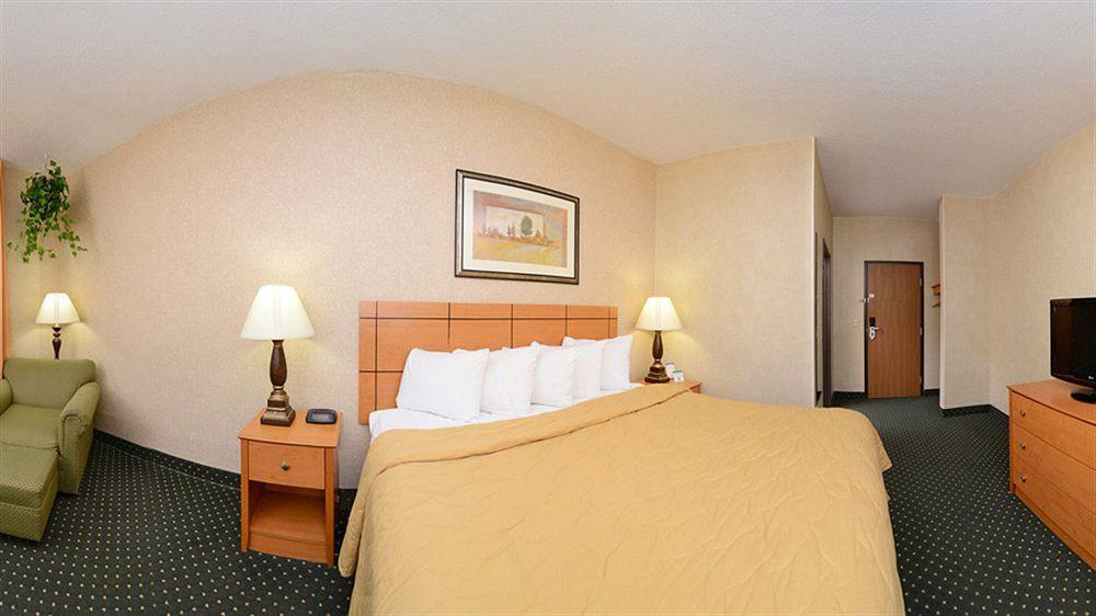 Comfort Inn & Suites Waterloo - Cedar Falls Room photo