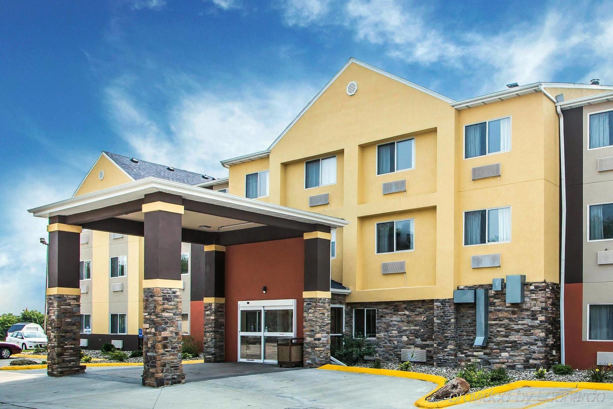 Comfort Inn & Suites Waterloo - Cedar Falls Exterior photo